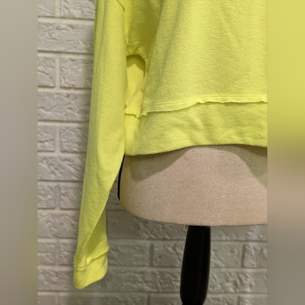 NWT Hot Topic Neon Yellow Yin-Yang Crop Sweatshirt Long Sleeve Sz M Lightweight - Picture 6 of 8